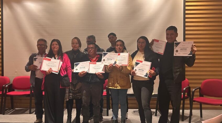 El evento, realizado en la Cámara de Comercio de Bogotá sede Kennedy, certificó a los beneficiarios en habilidades empresariales, administrativas y de marketing.
